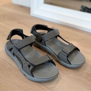 New Hurley men’s Water Sandals 10